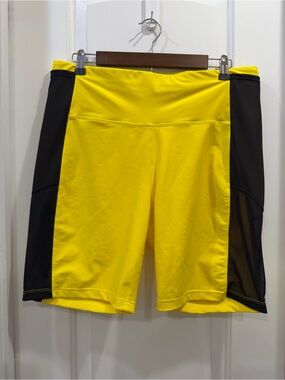 Sports Illustrated  Yellow and Black Bike Shorts Size XXL 🐝🐝🐝